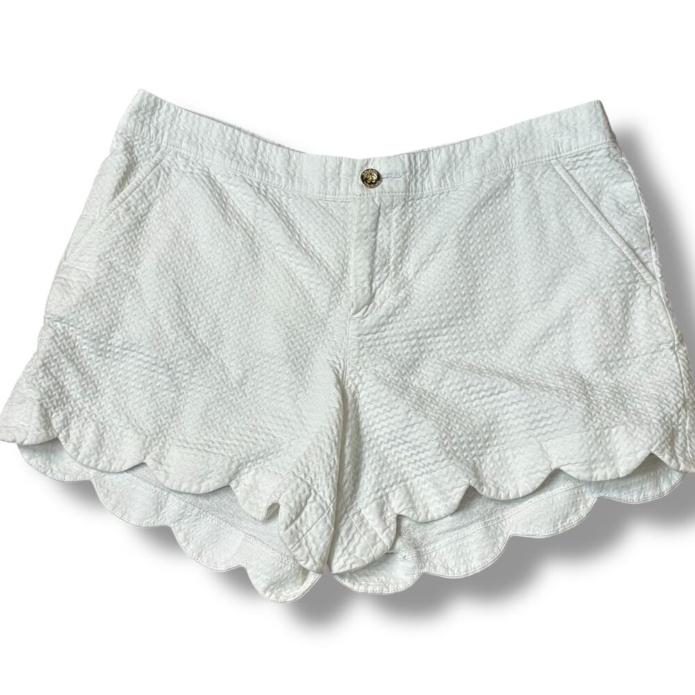 Lilly Pulitzer White Buttercup Short with Scalloped Hem Size 14